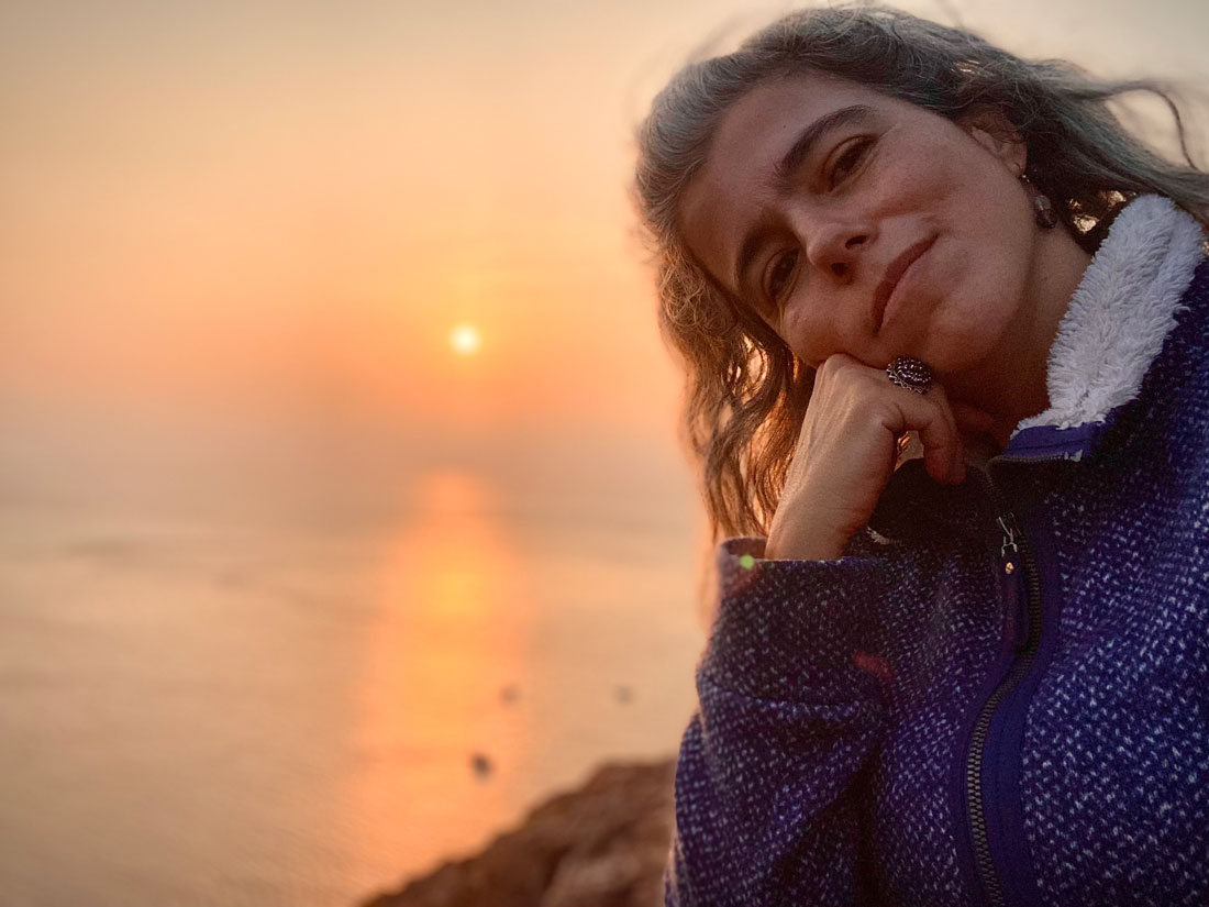 Momento de conciencia que representa el flujo del tiempo a través de un atardecer